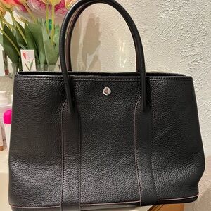 Danier Cuirvertable pebble leather Tote